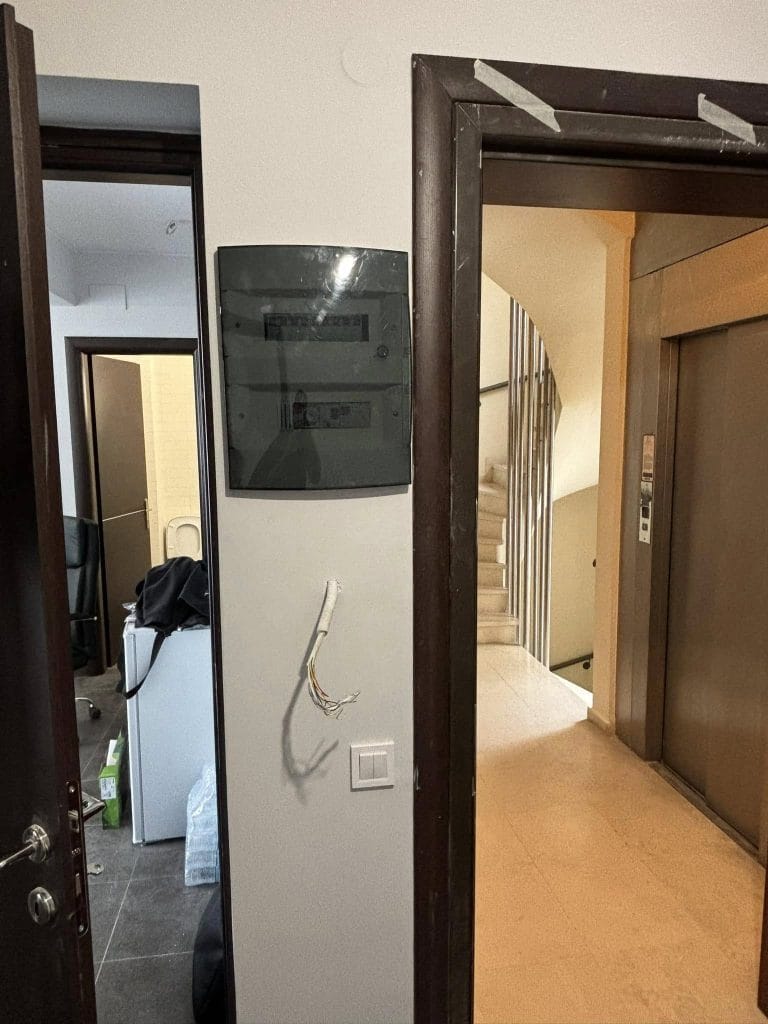 Axiotis_electric-egkatastasi_ilektrikon_sistimaton